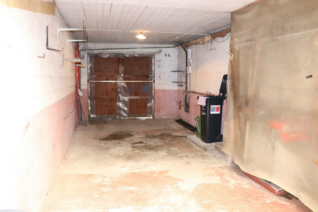 Garage 2